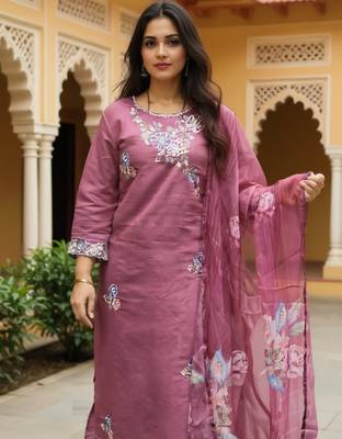 Mauve embroidered silk blend kurta trouser dupatta set 1