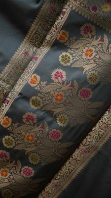 Grey katan silk woven saree with blouse 5
