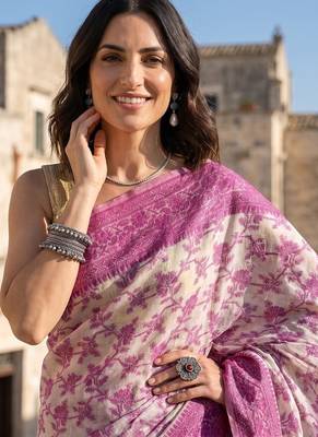Magenta blended cotton woven saree with blouse 4