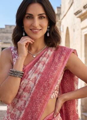 Red blended cotton woven saree with blouse 3