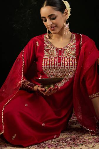 Red embroidered liva kurta trouser dupatta set