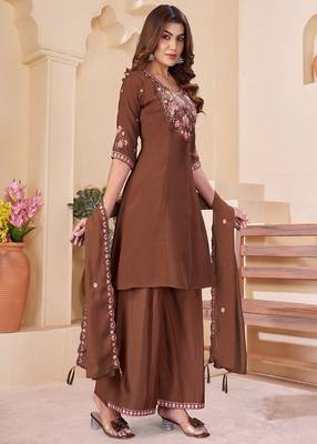 Embroidered chanderi anarkali kurta with pant & dupatta set for women 3