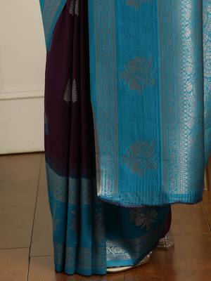 Blue woven design kanjeevaram saree with unstitched blouse 5