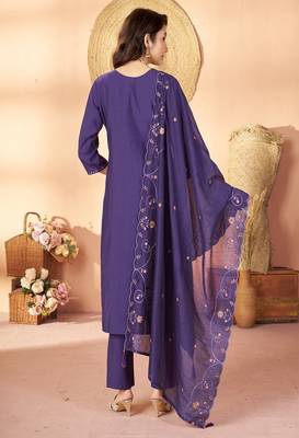 Embroidered silk kurta with pant & dupatta set for women 2