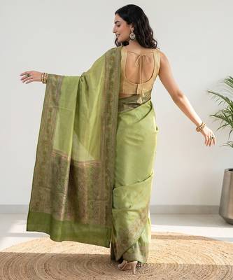 Pista green silk blend woven saree with blouse 4