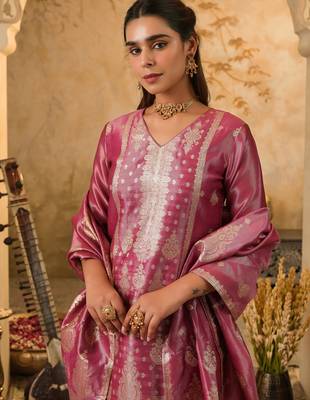 Pink woven silk blend kurta trouser dupatta set 1