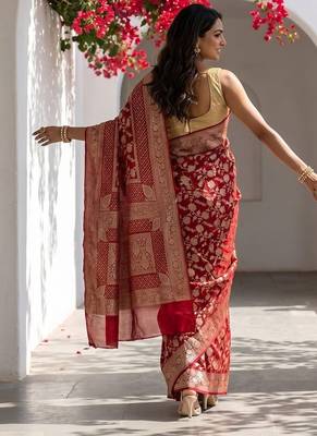 Red khadi woven saree with blouse 4