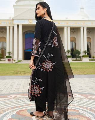 Black embroidered silk blend kurta trouser dupatta set 2