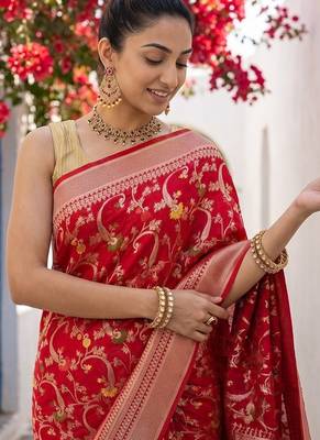 Red khadi woven saree with blouse 3