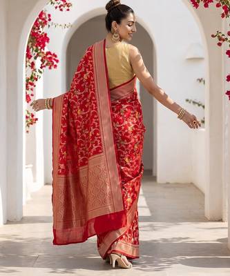 Red khadi woven saree with blouse 5
