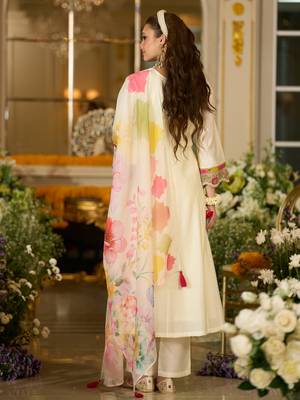 White embroidered silk blend kurta trouser dupatta set 2