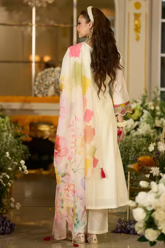 White embroidered silk blend kurta trouser dupatta set