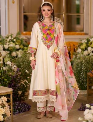 White embroidered silk blend kurta trouser dupatta set 4