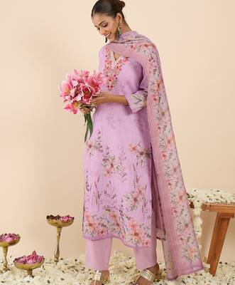 Lavender embroidered linen kurta trouser dupatta set 3