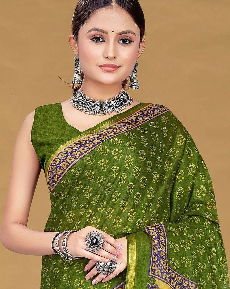 Green printed sarees & blouse piece