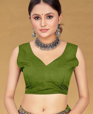 Green printed sarees & blouse piece 5