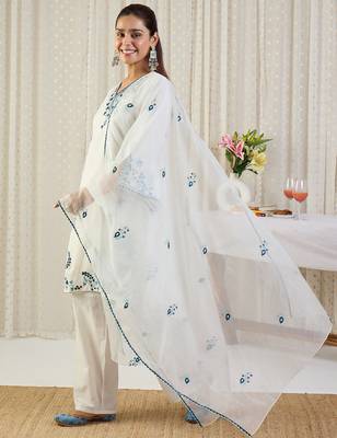 Off white embroidered pure cotton kurta trouser dupatta set 3