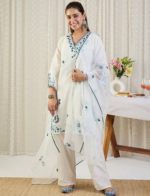 Off white embroidered pure cotton kurta trouser dupatta set 4