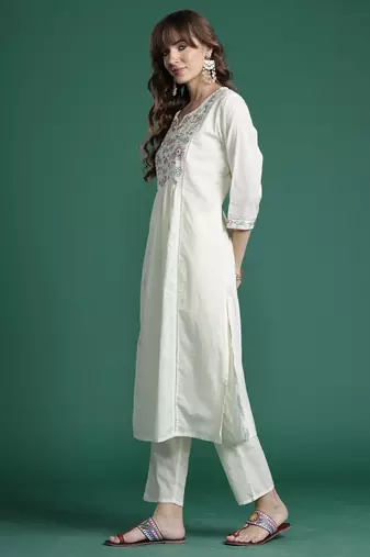 Off white embroidered pure cotton kurta trouser dupatta set