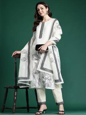 White printed linen kurta trouser dupatta set 3