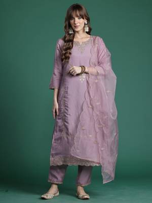 Pink embroidered silk blend kurta trouser dupatta set 4