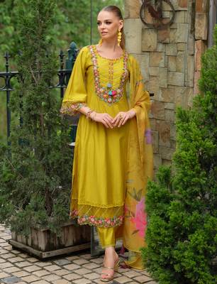 Yellow embroidered liva kurta trouser dupatta set 3