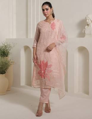 Peach embroidered organza kurta trouser dupatta set 4