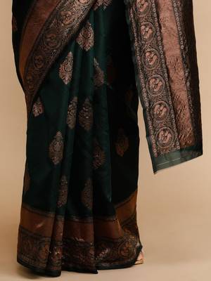 Green woven design banarasi saree with unstitched blouse 5
