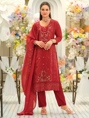 Red embroidered silk blend kurta trouser dupatta set 4