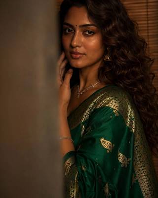 Green ethnic motifs zari silk blend banarasi saree 2
