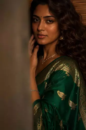 Green ethnic motifs zari silk blend banarasi saree