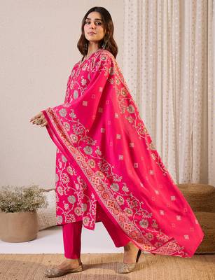 Pink printed chanderi silk kurta trouser dupatta set 3