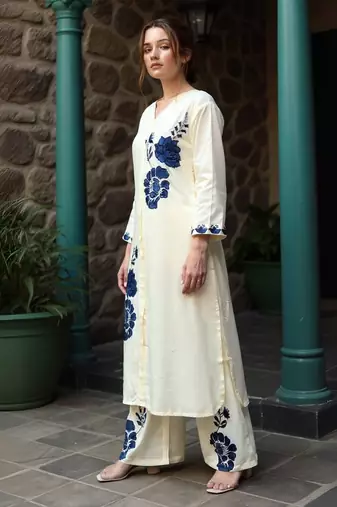 Off white printed viscose rayon kurta trouser dupatta set