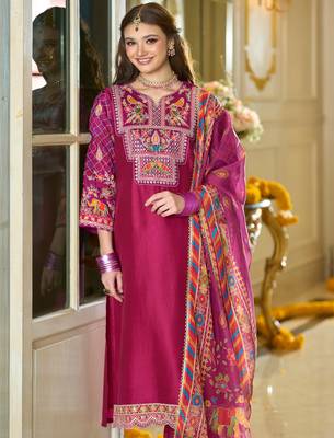 Pink embroidered silk blend kurta trouser dupatta set 4