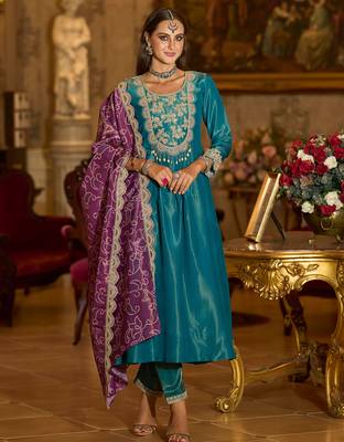 Blue embroidered silk blend kurta trouser dupatta set 4