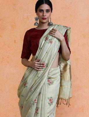 Cream woven design saree with blouse 2
