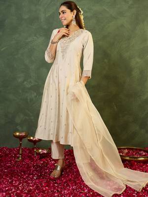 White embroidered liva kurta trouser dupatta set 4