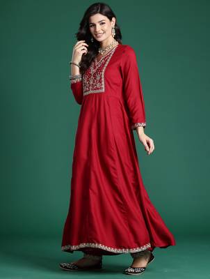 Maroon embroidered viscose rayon kurta trouser dupatta set 3