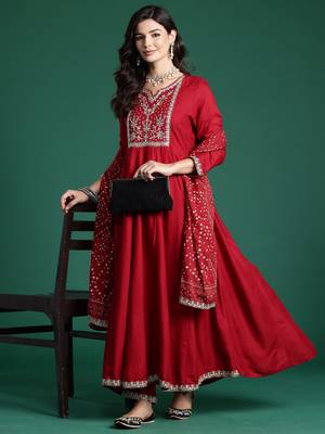 Maroon embroidered viscose rayon kurta trouser dupatta set 4