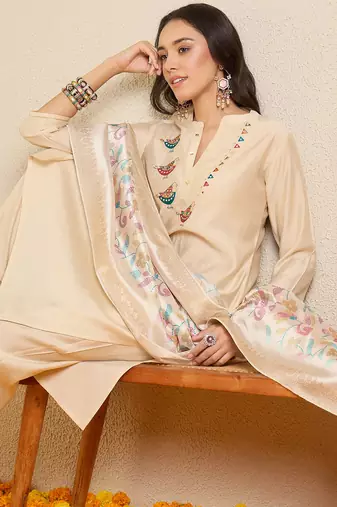 Off white embroidered silk blend kurta trouser dupatta set