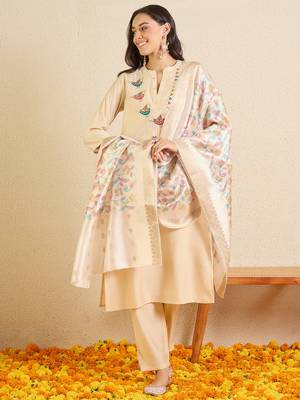 Off white embroidered silk blend kurta trouser dupatta set 4