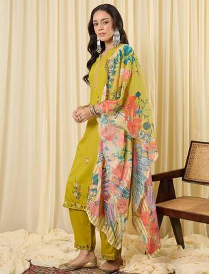 Green embroidered viscose rayon kurta trouser dupatta set 3