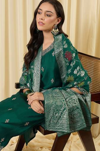 Green embroidered silk blend kurta trouser dupatta set