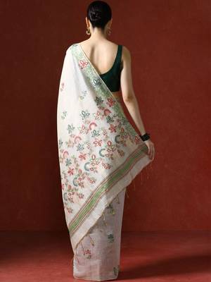 Cream woven design saree with blouse 4