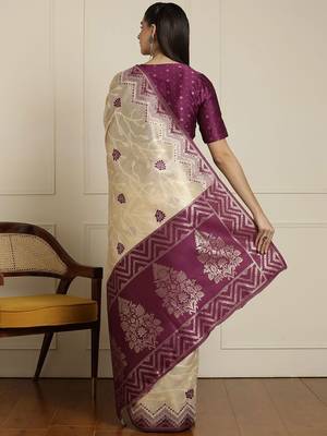Cream geometric woven design zari paithani saree 3