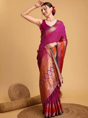 Pink woven design saree with unstitched blouse 3