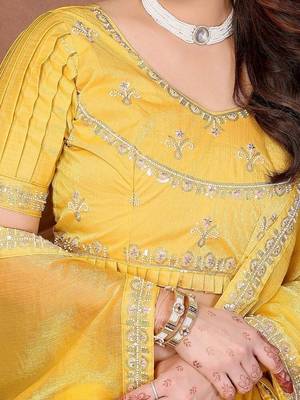Yellow embellished saree with unstitched blouse 3