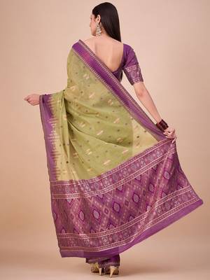 Green woven design zari saree with unstitched blouse 3