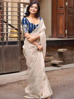Off white saree with embroidered blouse 3