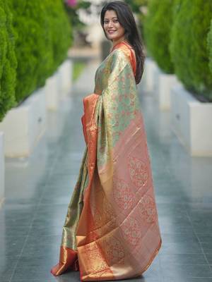 Green classic indian silk rich woven pallu design sarees 4